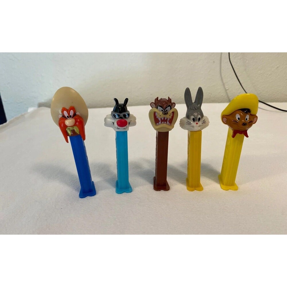 Pez looney Tunes Yosemite Sam Bugs Bunny Taz Sylvester and speedy Gonzales